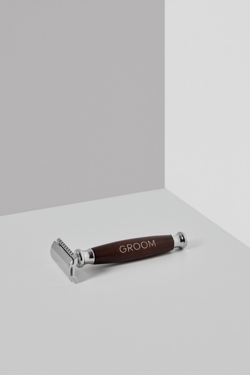 GROOM Safety Razor